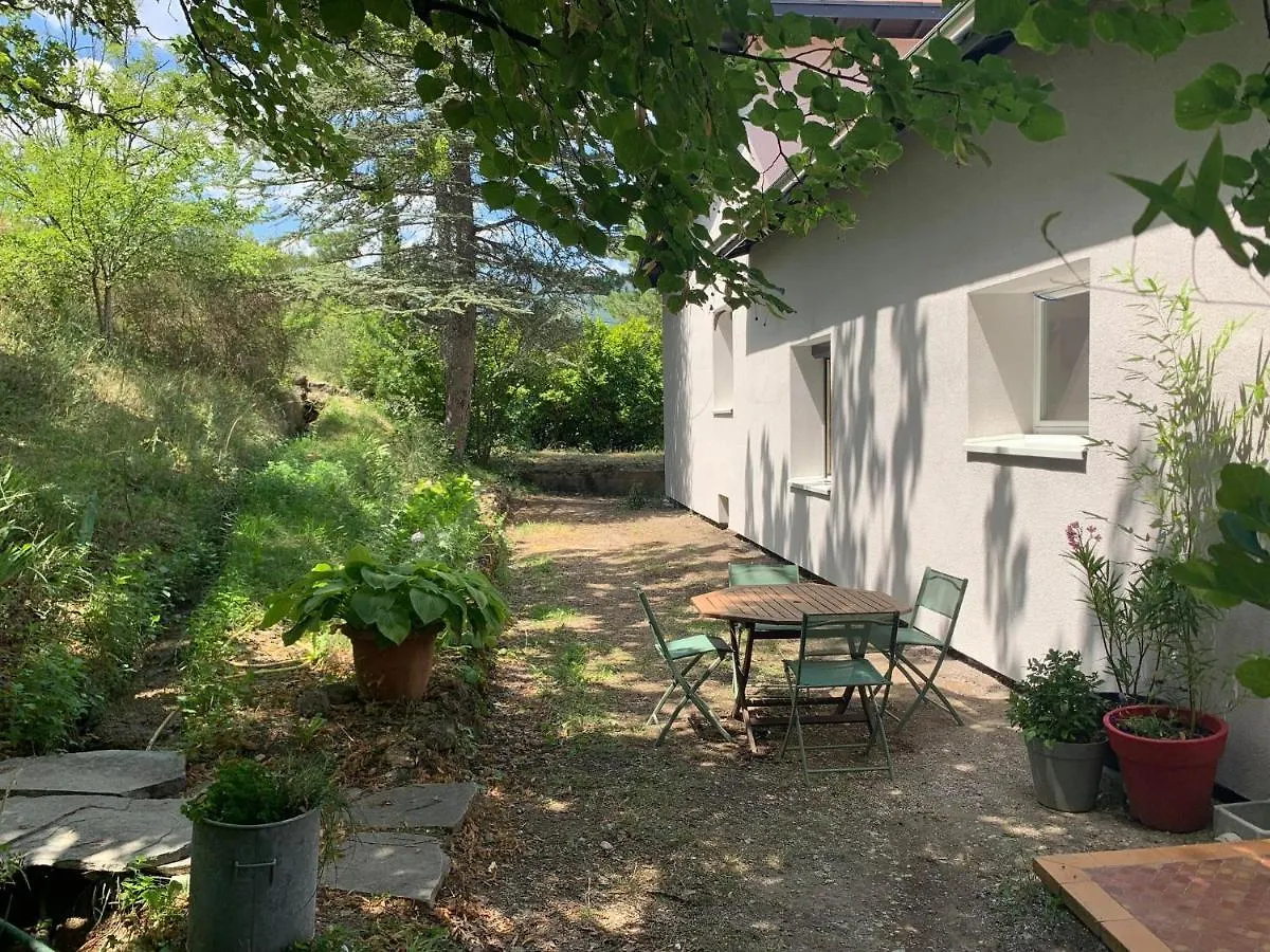Appartement La Dame de cœur 05 à Antonaves France
